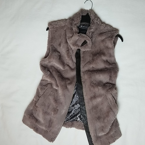 Sanctuary Jackets & Blazers - Sanctuary Faux Fur Taupe Vest